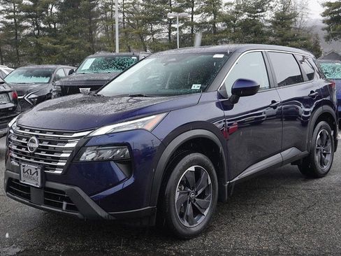 Used 2024 Nissan Rogue SV AWD/4WD image 6