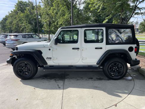 Used 2022 Jeep Wrangler Unlimited Sport AWD/4WD image 7