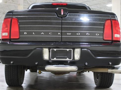 Used 2002 Lincoln Blackwood RWD image 31