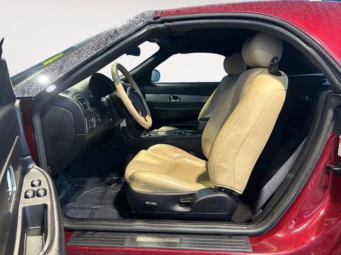 Used 2004 Ford Thunderbird image 15