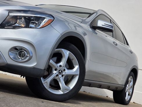 Used 2018 Mercedes-Benz GLA 250 4MATIC image 8