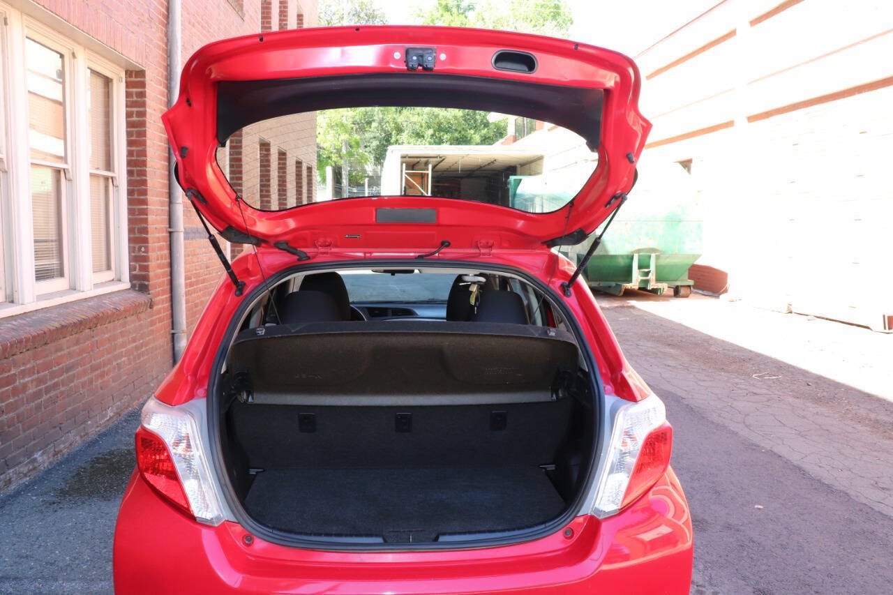 Used 2014 Toyota Yaris L FWD image 37