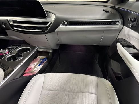 Certified 2024 Cadillac Lyriq Luxury image 29