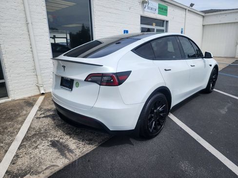 Used 2021 Tesla Model Y Performance AWD/4WD image 4