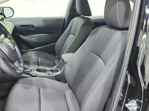 Used 2025 Toyota Corolla LE FWD image 12