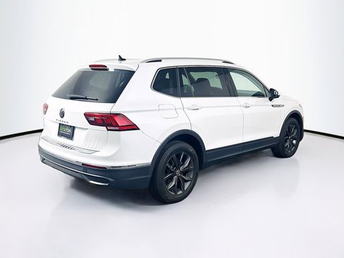 Used 2023 Volkswagen Tiguan SE FWD image 9