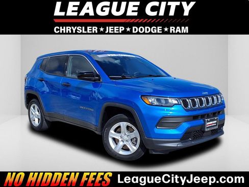 Used 2023 Jeep Compass Sport image 1