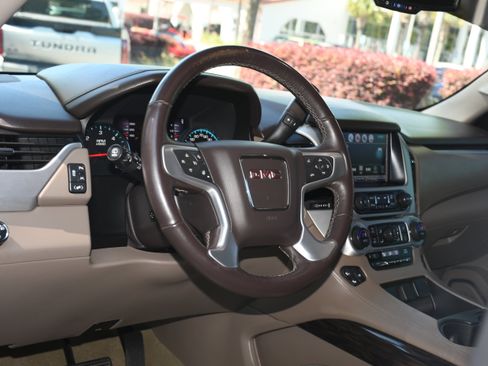 Used 2017 GMC Yukon SLT RWD image 8