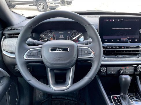 Used 2024 Jeep Compass Latitude w/ Sun and Sound Group image 8