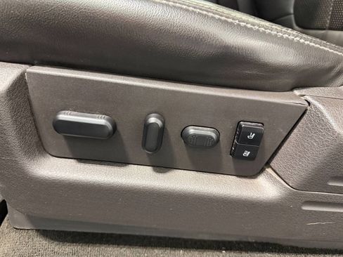 Used 2012 Ford F150 Lariat w/ Lariat Chrome Pkg AWD/4WD image 23