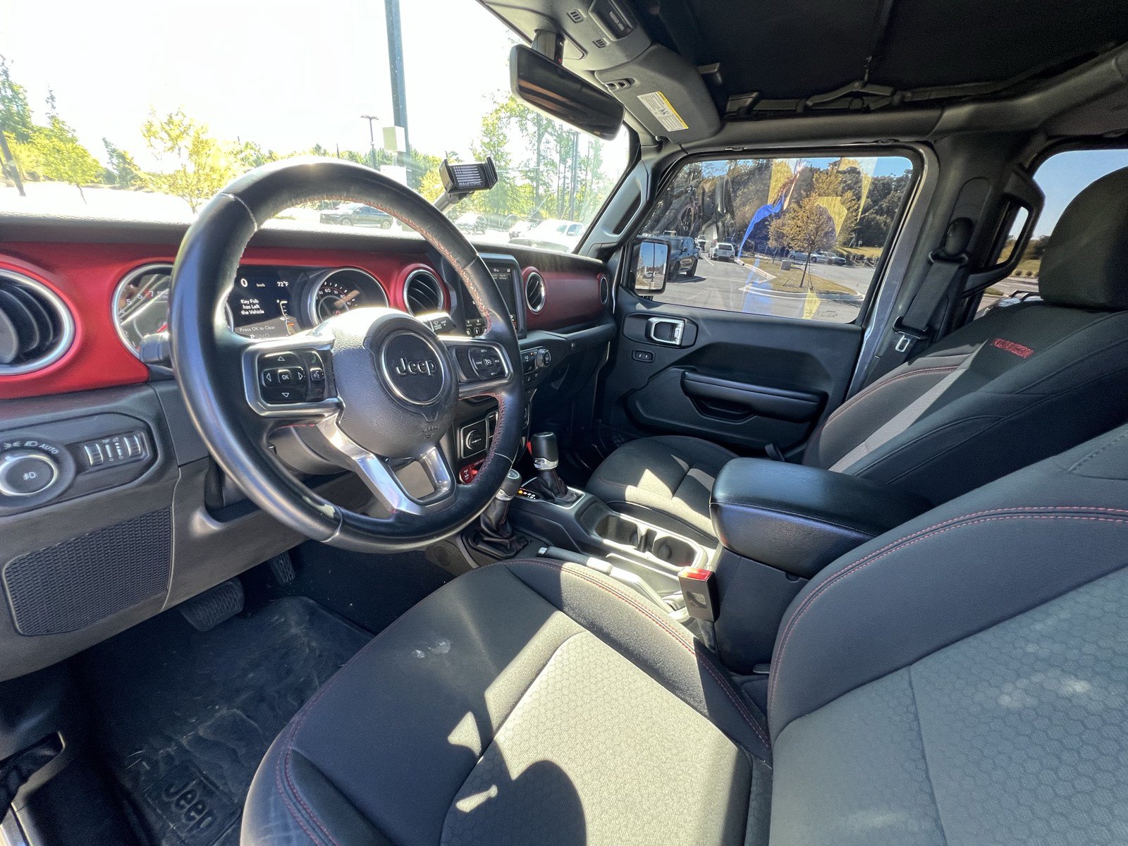 Used 2018 Jeep Wrangler Unlimited Rubicon AWD/4WD image 17