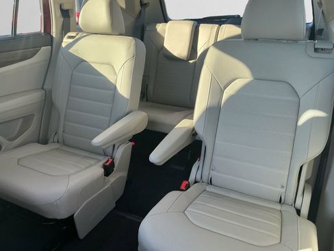 Used 2025 Volkswagen Atlas SEL image 13