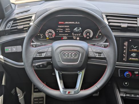 Used 2025 Audi Q3 2.0T Premium Plus w/ Premium Plus Package AWD/4WD image 25