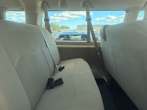 Used 2012 Ford E-350 and Econoline 350 XLT image 12