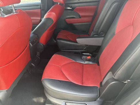 Used 2022 Toyota Highlander XSE image 14