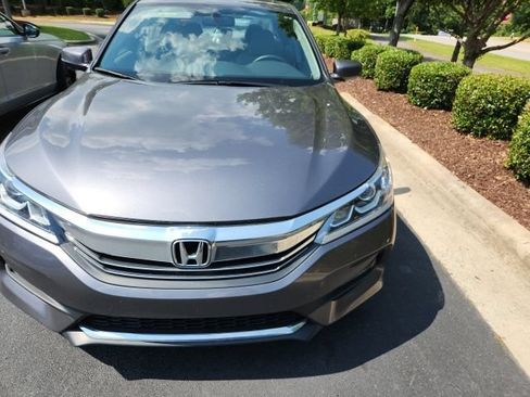 Used 2016 Honda Accord EX image 7