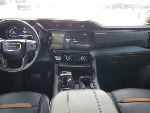 Used 2024 GMC Sierra 1500 AT4 w/ Technology Package AWD/4WD image 14