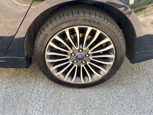 Used 2017 Ford Fusion SE image 19