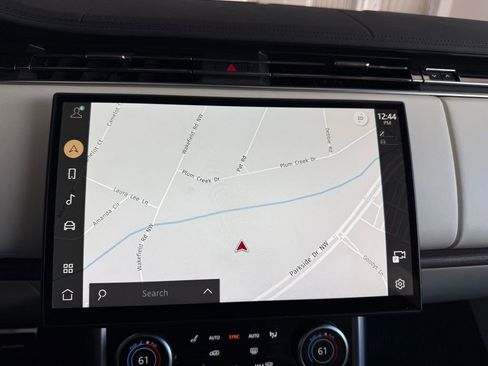 Used 2023 Land Rover Range Rover Long Wheelbase SE image 29