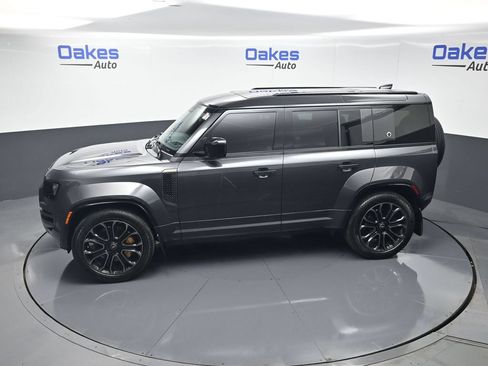 Used 2025 Land Rover Defender 110 AWD/4WD image 50
