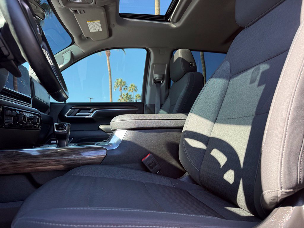 Used 2024 Chevrolet Silverado 1500 RST w/ Convenience Package II RWD image 5