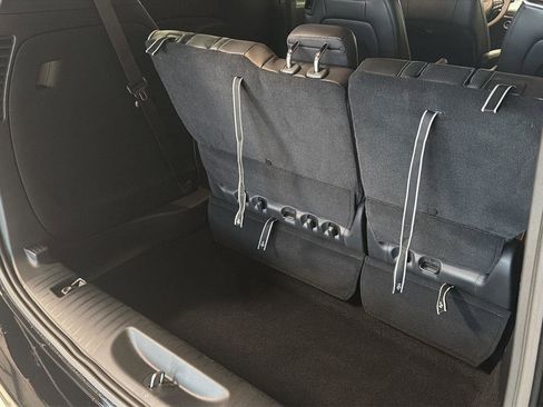 New 2026 Chrysler Pacifica Limited image 7