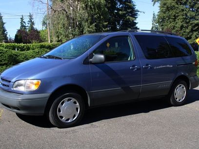 Used 1999 Toyota Sienna LE