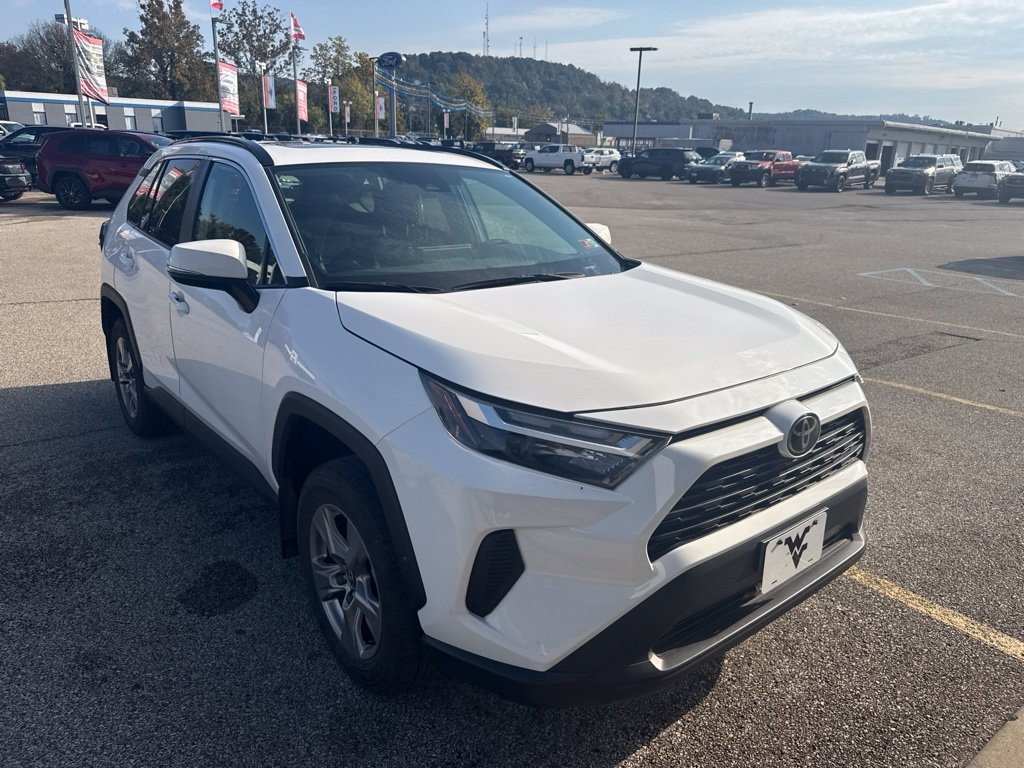 Used 2025 Toyota RAV4 XLE w/ Convenience Package AWD/4WD image 5