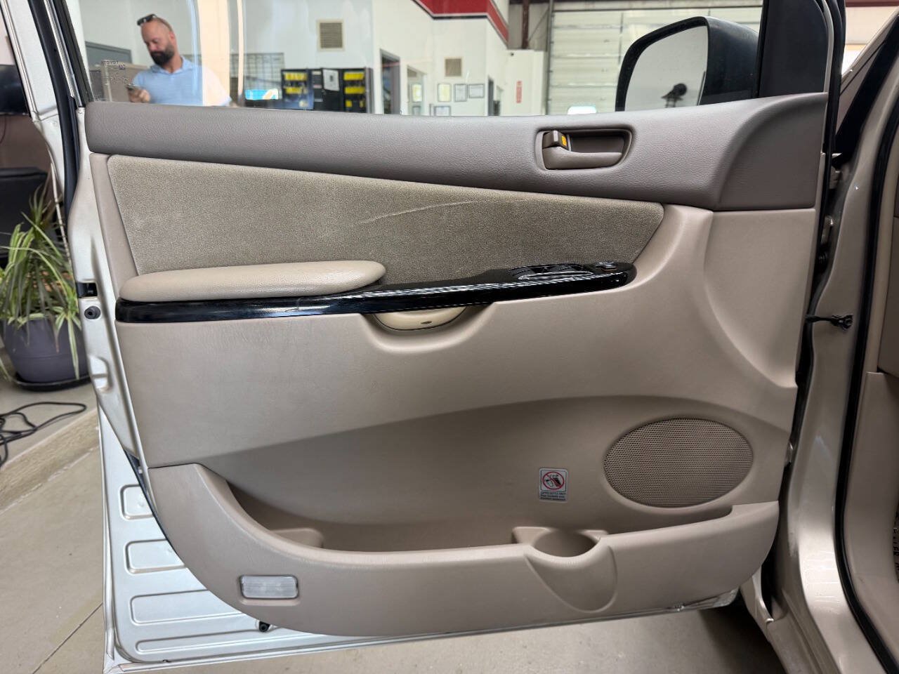 Used 2005 Toyota Sienna CE FWD image 9