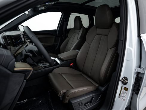 New 2025 Audi Q5 Premium Plus image 12