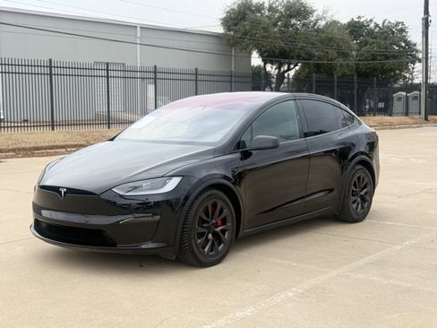 Used 2023 Tesla Model X Plaid image 10