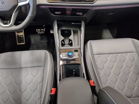 New 2026 Volkswagen Tiguan SEL R-Line AWD/4WD image 41