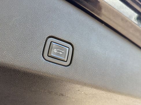 Used 2021 Cadillac XT6 Premium Luxury FWD image 29
