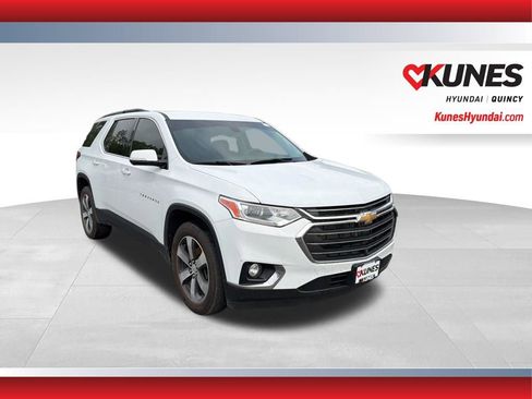 Used 2020 Chevrolet Traverse LT w/ LT Premium Package FWD image 1