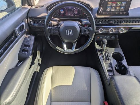 Used 2022 Honda Civic Touring image 17