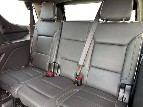 Used 2024 Chevrolet Tahoe Premier RWD image 16