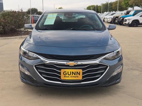 Used 2024 Chevrolet Malibu LT image 2