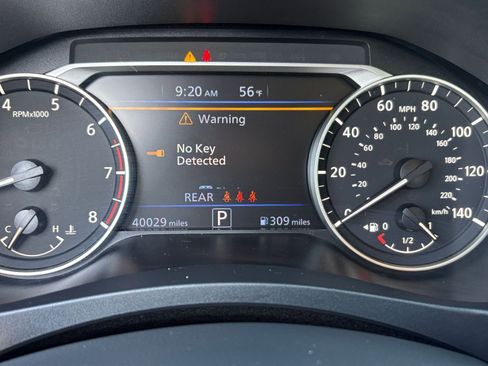 Used 2025 Nissan Altima 2.5 SV FWD image 41