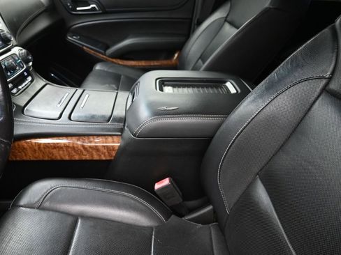 Used 2018 Chevrolet Suburban Premier image 21