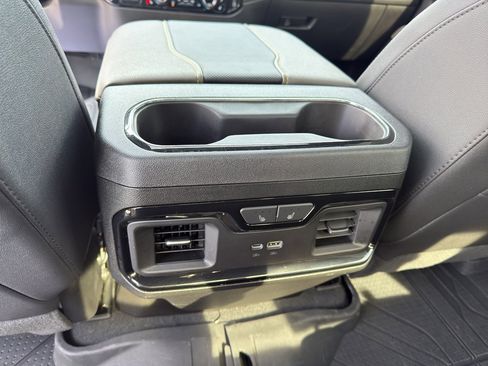 Used 2024 Chevrolet Silverado 2500 ZR2 w/ Technology Package image 27