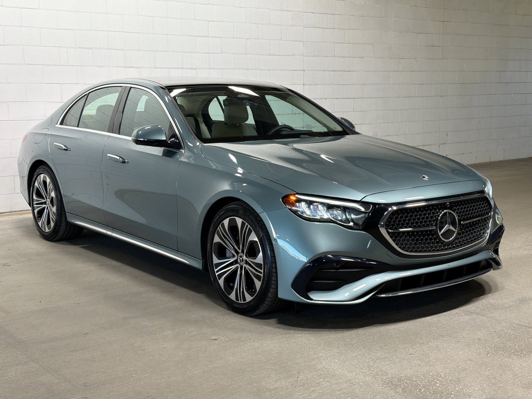 Used 2025 Mercedes-Benz E 450 4MATIC Sedan image 6