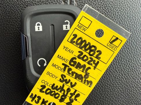 Used 2024 GMC Terrain SLT w/ Elevation Edition AWD/4WD image 16