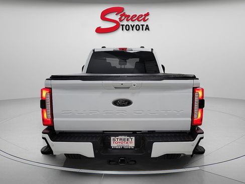 Used 2025 Ford F250 Lariat w/ Black Appearance Package AWD/4WD image 3