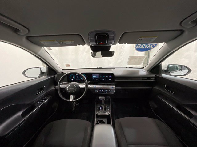 Used 2025 Hyundai Kona SEL AWD/4WD image 16