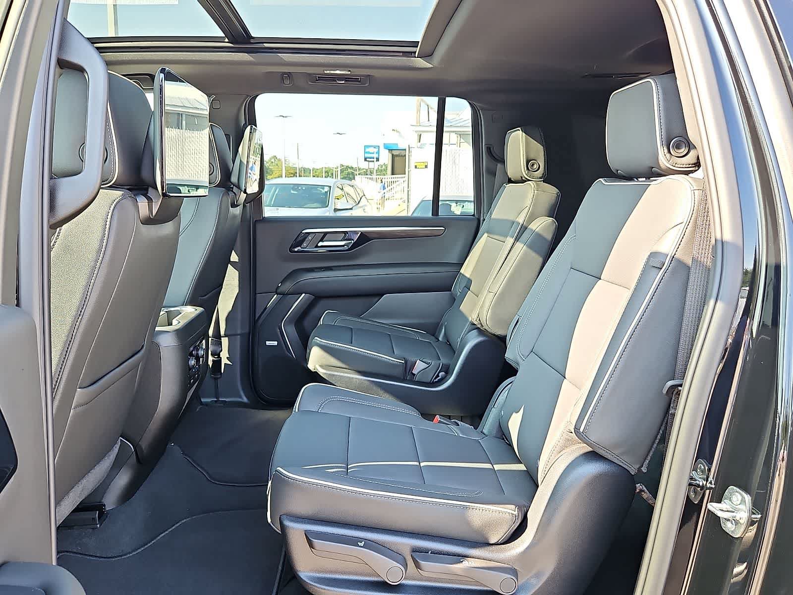 New 2026 Chevrolet Suburban Premier AWD/4WD image 8