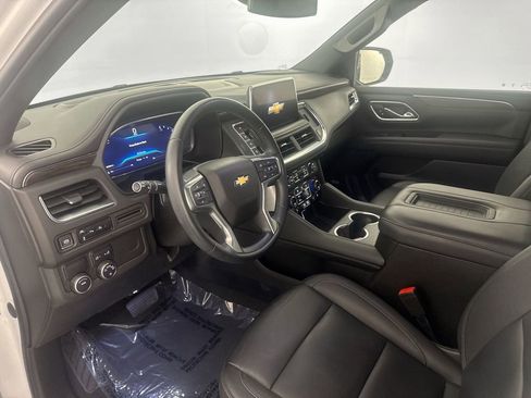 Used 2023 Chevrolet Suburban LT image 9
