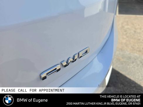 Used 2024 GMC Terrain SLT AWD/4WD image 18