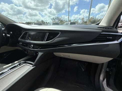 Used 2024 Buick Enclave Avenir image 35