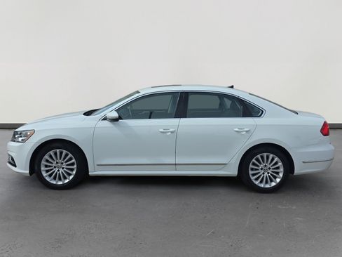 Used 2016 Volkswagen Passat 1.8T SE FWD image 2