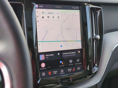 Certified 2025 Volvo XC60 B5 Plus image 11